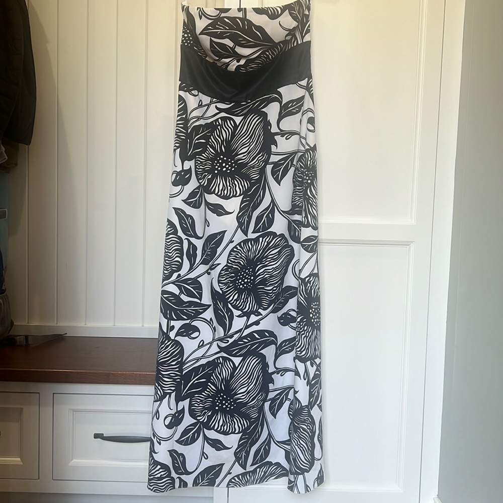 White House Black Market.  Maxi Black and White Floral Dress Size 10.